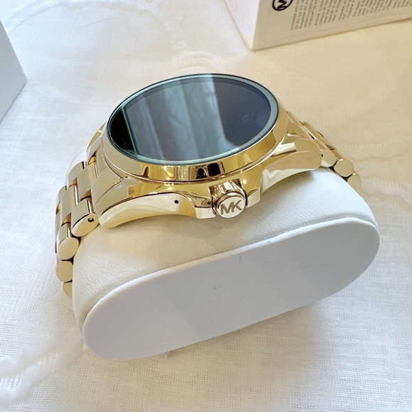 NWB Michael Kors Access Bradshaw Smartwatch MKT5001 - Picture 5 of 11